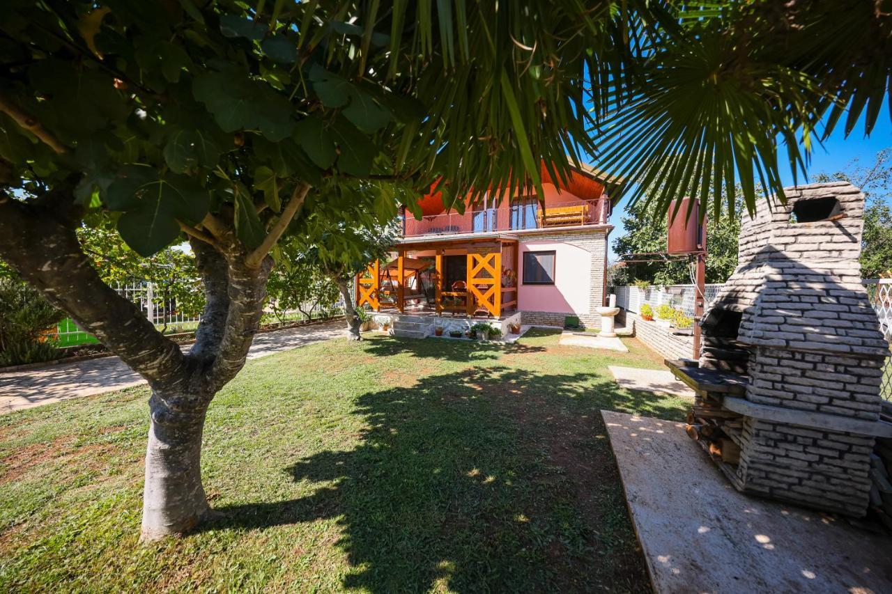 Apartment Ruza Sukosan Exterior photo